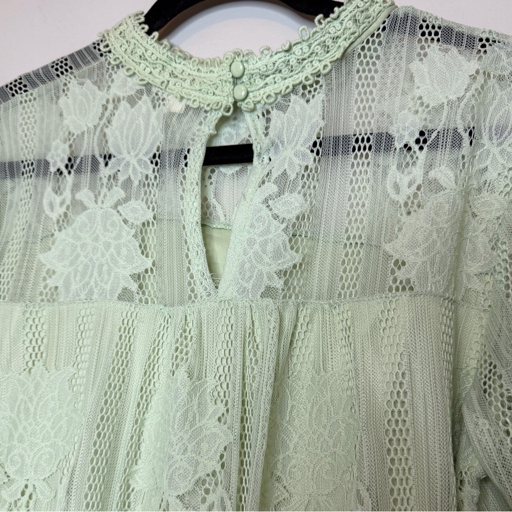 Ultra Pink Women’s Lace Top Dusty Green Size L - Picture 7 of 9